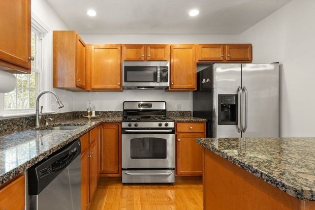 39 Brewster Rd 39, Stoughton, MA 02072
