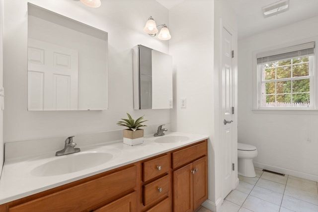 39 Brewster Rd 39, Stoughton, MA 02072