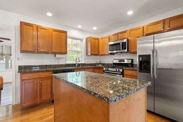 39 Brewster Rd 39, Stoughton, MA 02072