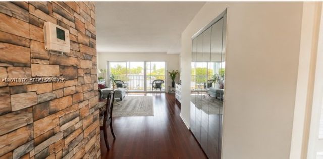 215 SE 3rd Ave 308C, Hallandale Beach, FL 33009