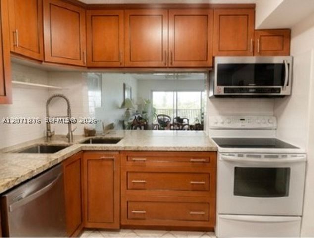 215 SE 3rd Ave 308C, Hallandale Beach, FL 33009