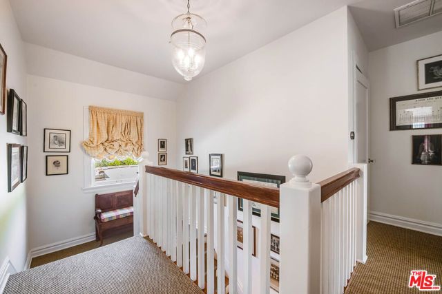 555 Wilcox Avenue, Los Angeles, CA 90004