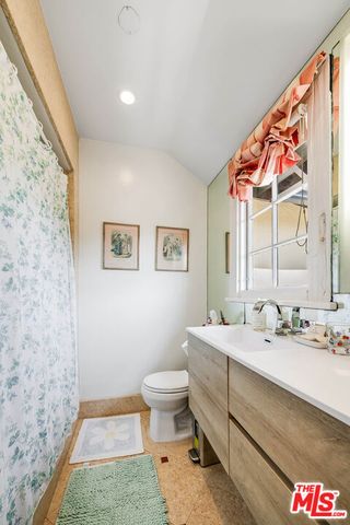 555 Wilcox Avenue, Los Angeles, CA 90004