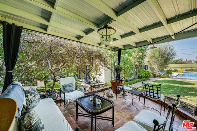 555 Wilcox Avenue, Los Angeles, CA 90004