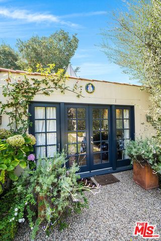 555 Wilcox Avenue, Los Angeles, CA 90004