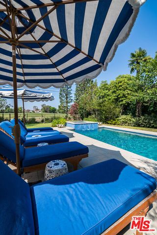 555 Wilcox Avenue, Los Angeles, CA 90004