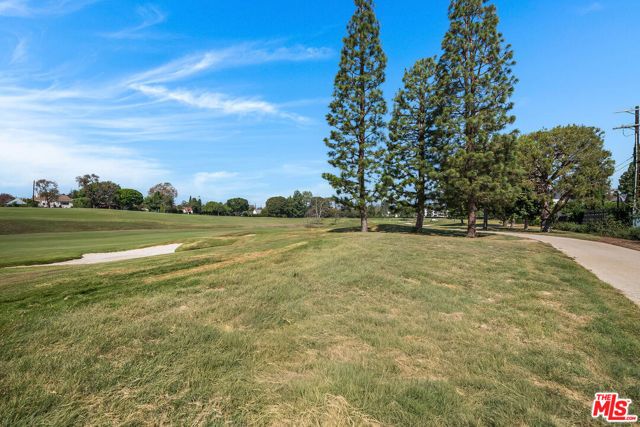555 Wilcox Avenue, Los Angeles, CA 90004