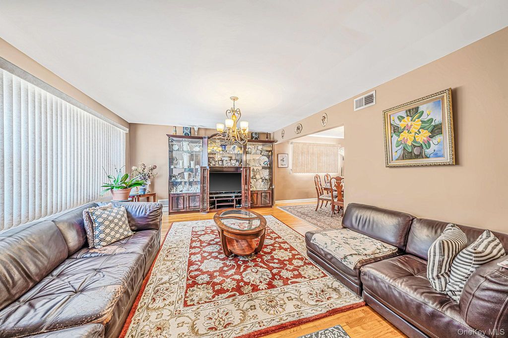 8618 164th Street, Jamaica Hills, NY 11432 — photo 4