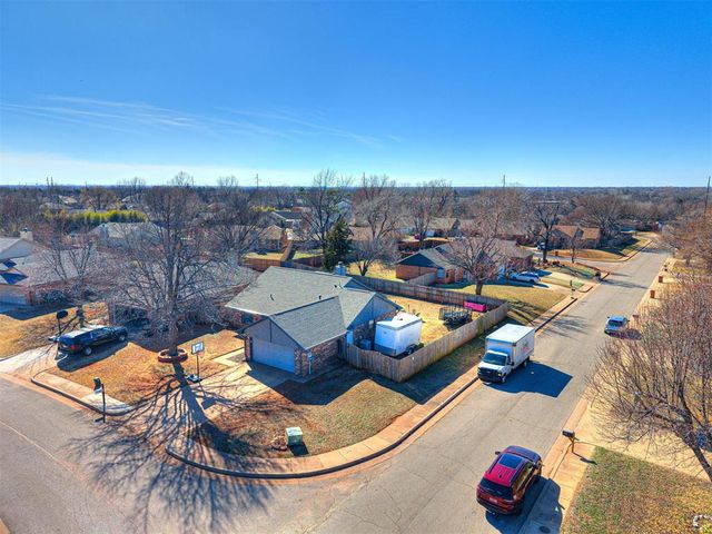 501 Gray Fox Run, Edmond, OK 73003
