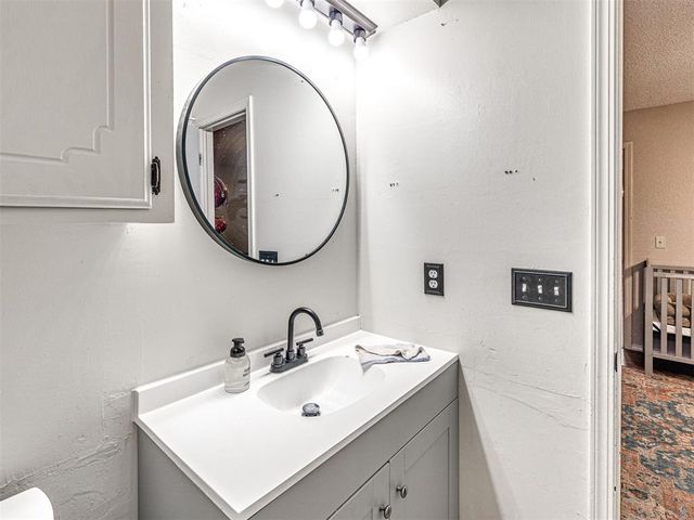 501 Gray Fox Run, Edmond, OK 73003