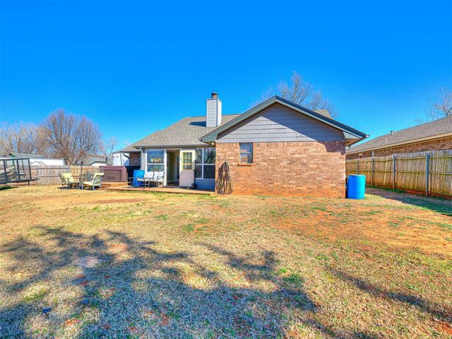 501 Gray Fox Run, Edmond, OK 73003