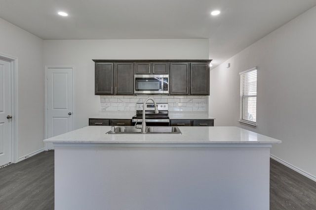 1001 Old Oaks Drive, Forney, TX 75126