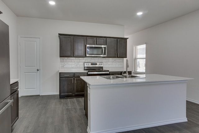 1001 Old Oaks Drive, Forney, TX 75126