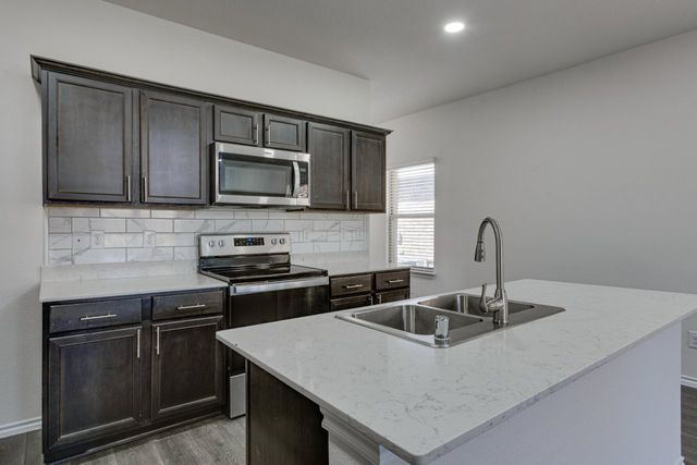 1001 Old Oaks Drive, Forney, TX 75126