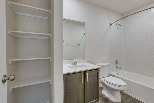 1001 Old Oaks Drive, Forney, TX 75126