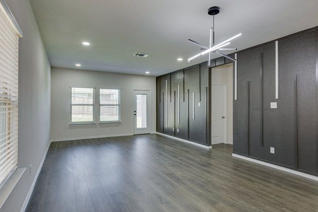 1001 Old Oaks Drive, Forney, TX 75126