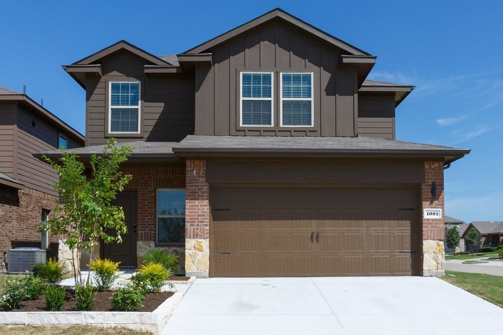 1001 Old Oaks Drive, Forney, TX 75126