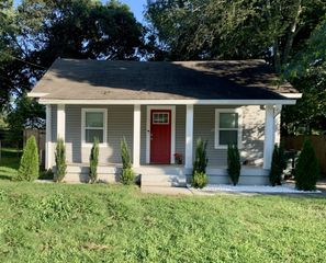 302 28th St, Old Hickory, TN 37138