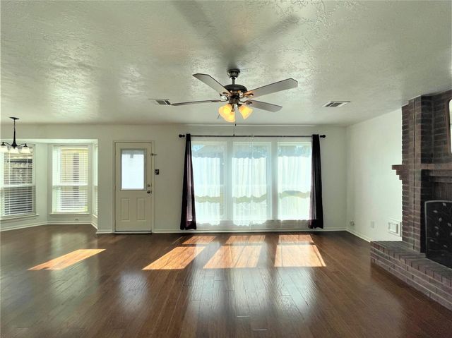 834 Island Meadow Court, Houston, TX 77062