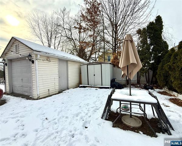 92 Maple Avenue, Wallington, NJ 07057