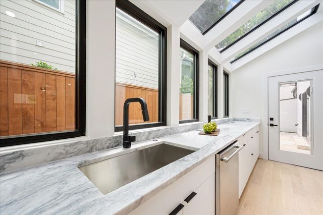 2135 Quenby Street, Houston, TX 77005