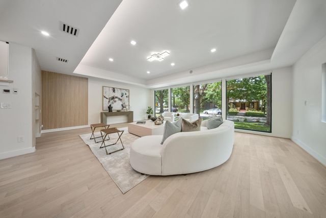 2135 Quenby Street, Houston, TX 77005