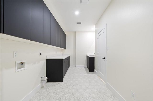 2135 Quenby Street, Houston, TX 77005