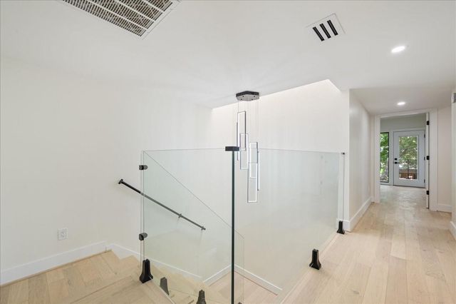 2135 Quenby Street, Houston, TX 77005