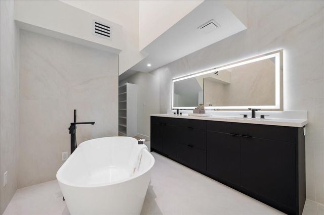 2135 Quenby Street, Houston, TX 77005