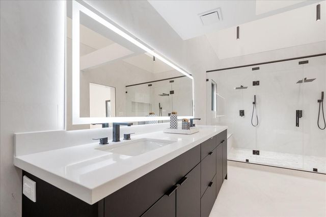 2135 Quenby Street, Houston, TX 77005