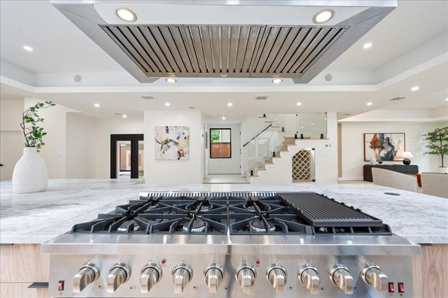 2135 Quenby Street, Houston, TX 77005