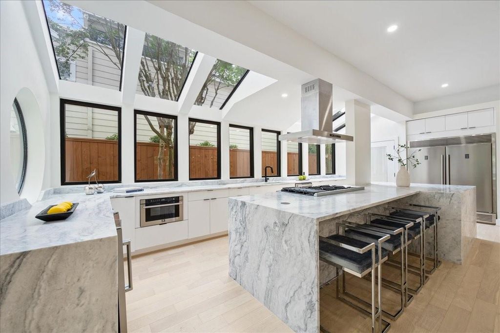 2135 Quenby Street, Houston, TX 77005