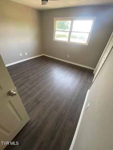 1530 Woodland Avenue, Kingsport, TN 37665