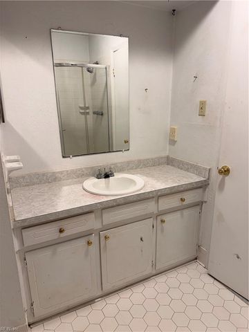 804 Duke Of Suffolk DR, Virginia Beach, VA 23454