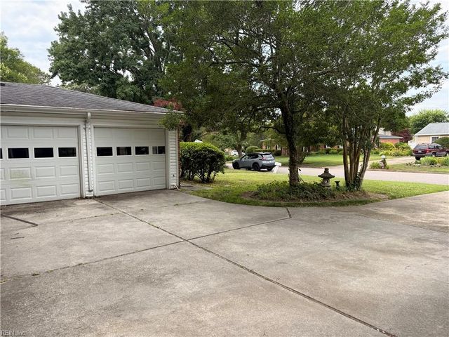 804 Duke Of Suffolk DR, Virginia Beach, VA 23454