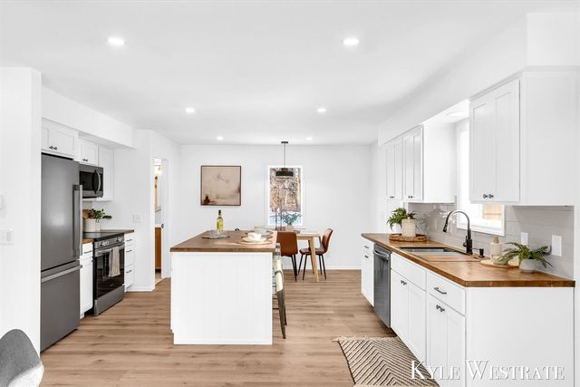 5860 S 36th Street, Climax, MI 49034