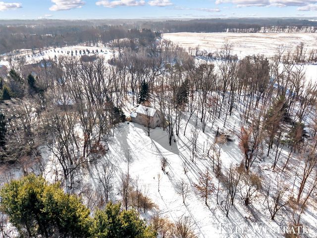 5860 S 36th Street, Climax, MI 49034