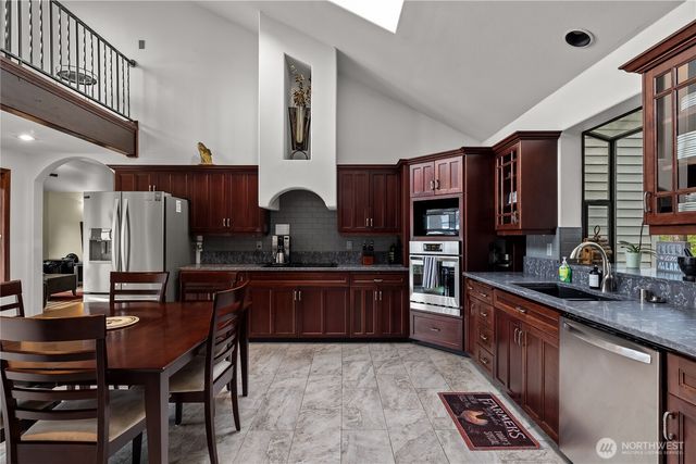 10 N Sundown Drive, Hoodsport, WA 98548