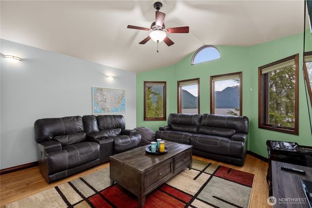 10 N Sundown Drive, Hoodsport, WA 98548