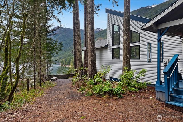 10 N Sundown Drive, Hoodsport, WA 98548