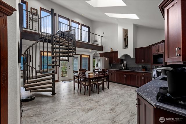 10 N Sundown Drive, Hoodsport, WA 98548