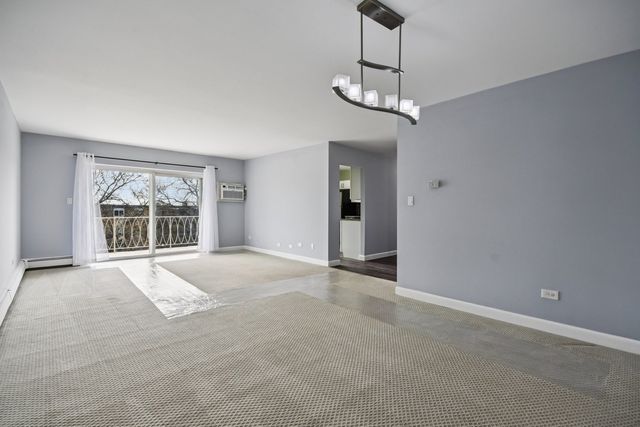 1331 S Finley Road 413, Lombard, IL 60148