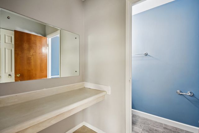 1331 S Finley Road 413, Lombard, IL 60148