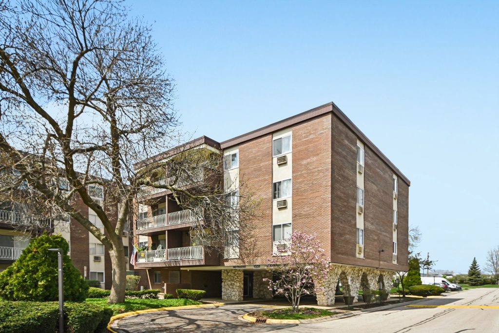 1331 S Finley Road 413, Lombard, IL 60148