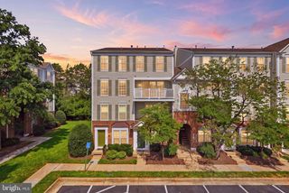 21833 BALDWIN SQ #300, Sterling, VA 20164