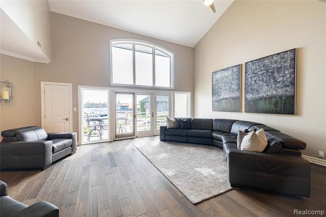 24 Kreger Drive, Wyandotte, MI 48192