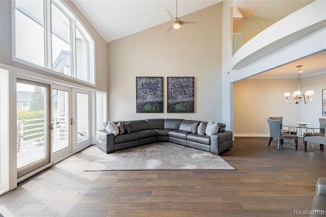 24 Kreger Drive, Wyandotte, MI 48192