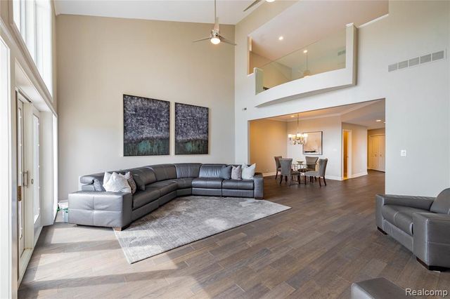 24 Kreger Drive, Wyandotte, MI 48192