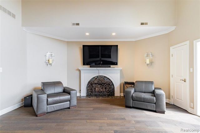 24 Kreger Drive, Wyandotte, MI 48192