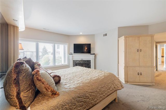 24 Kreger Drive, Wyandotte, MI 48192